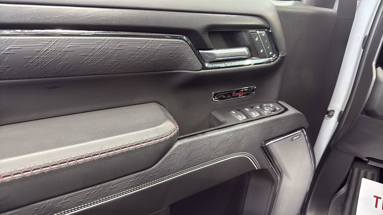 2024 Gmc Sierra 1500 AT4X photo 12
