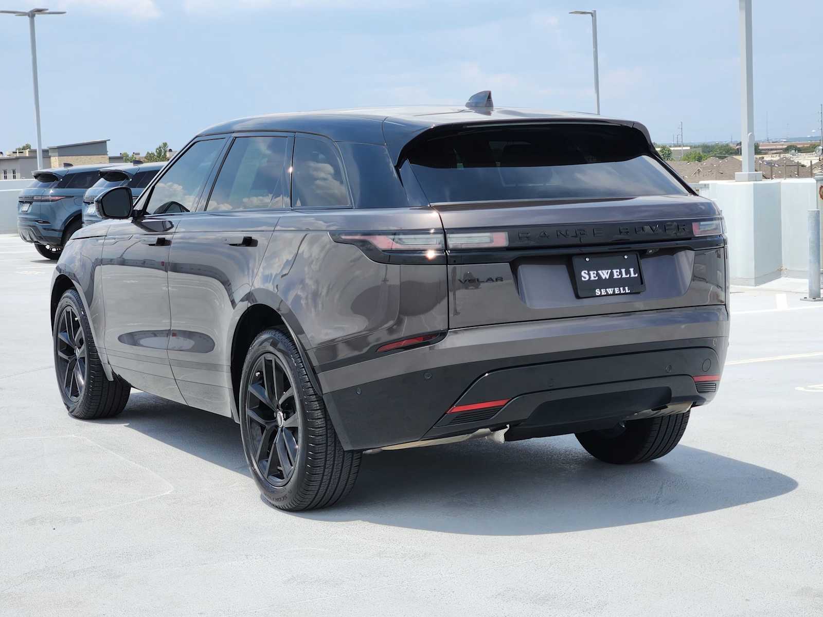 2025 Land Rover Range Rover SE photo 5