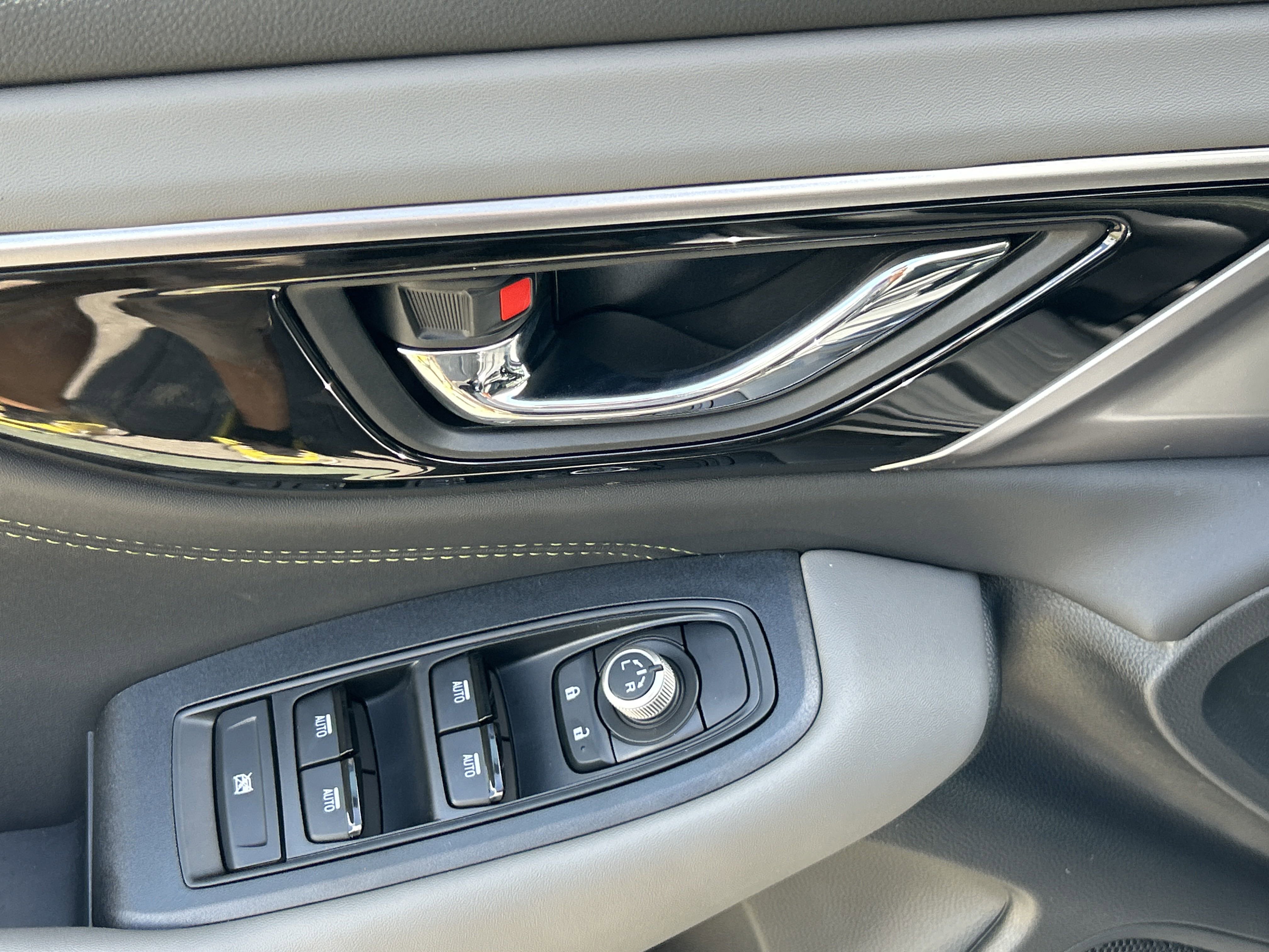 2025 Subaru Outback Onyx Edition photo 2