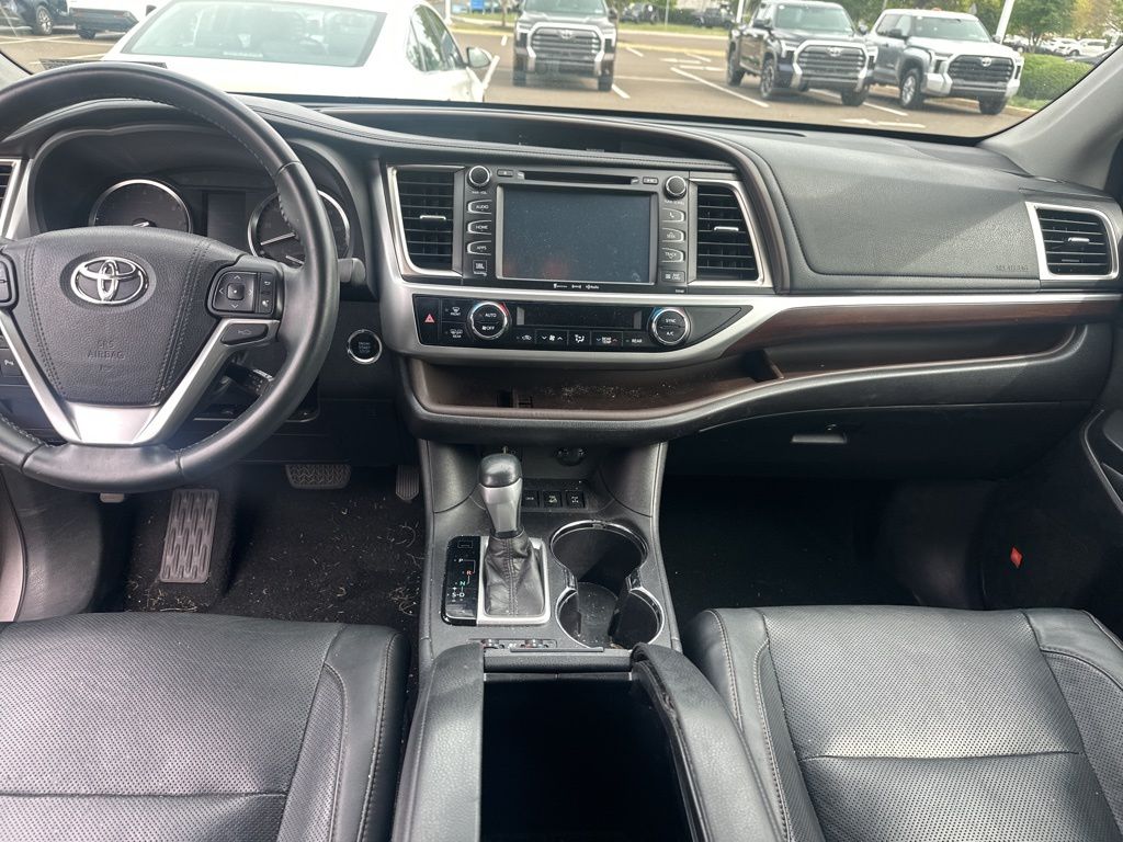 2016 Toyota Highlander Base Hybrid photo 10