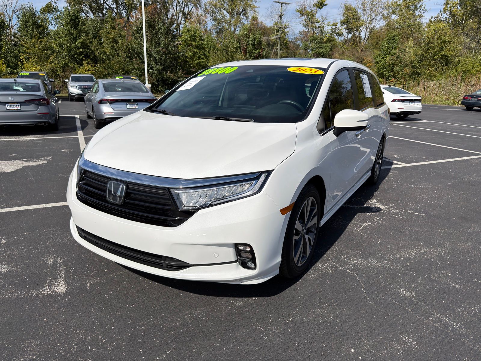 2023 Honda Odyssey Touring photo 2
