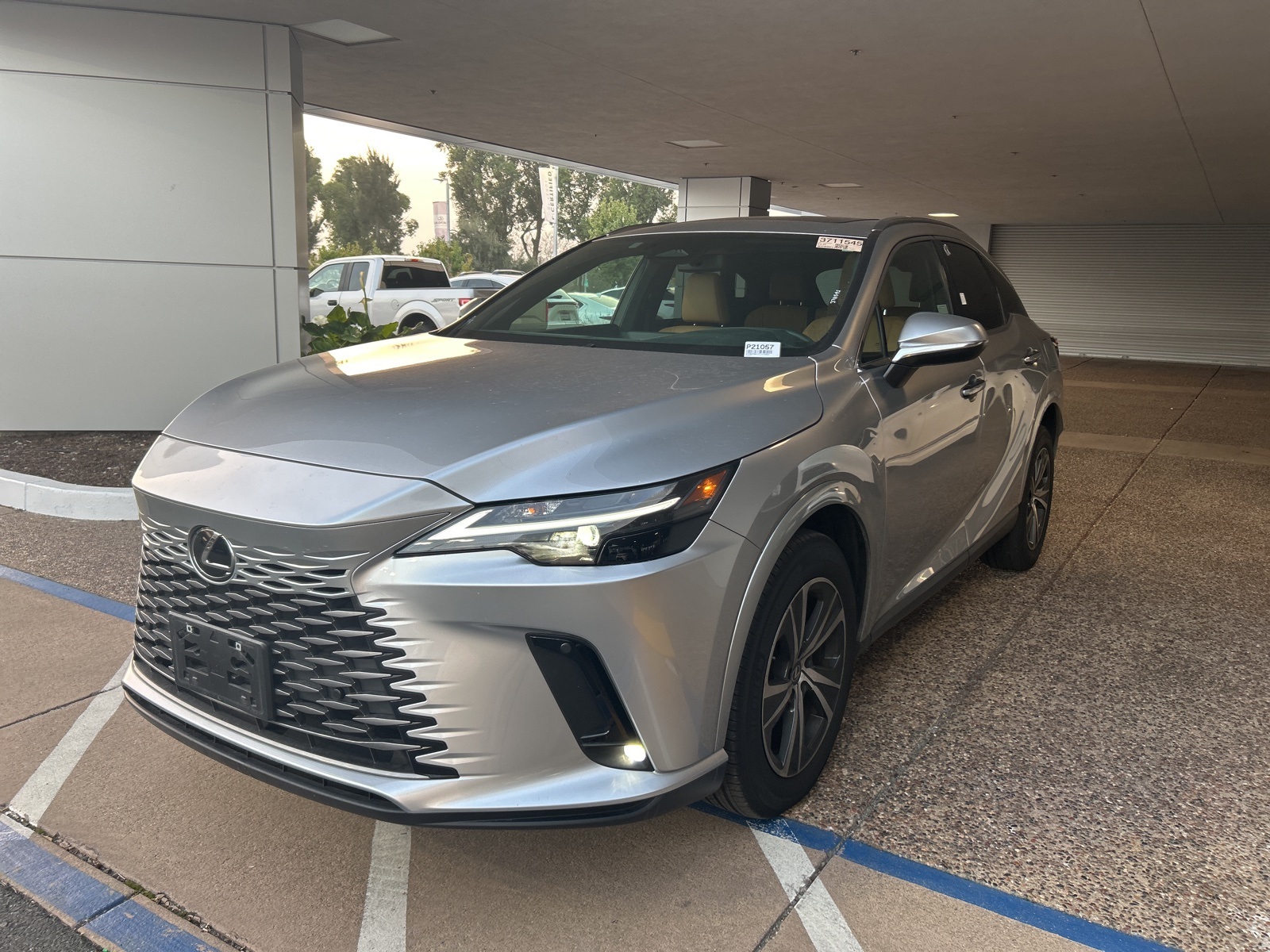 2023 Lexus RX 350 photo 3