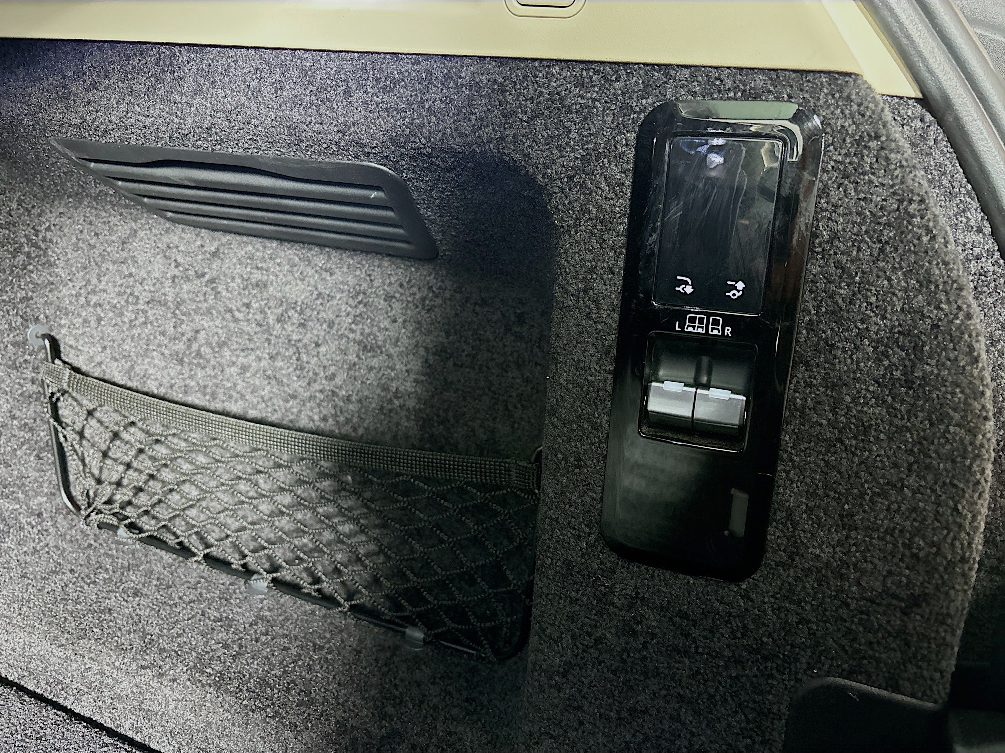 2023 Land Rover Range Rover SE photo 33