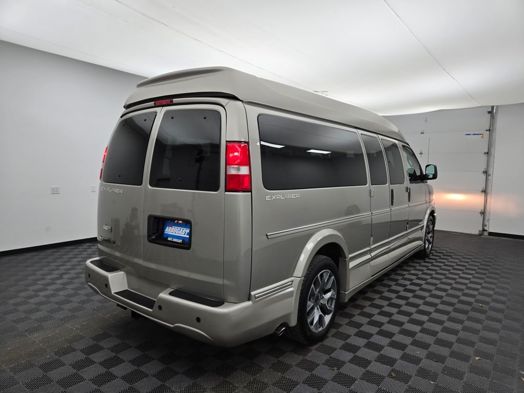 2023 Chevrolet Express photo 3