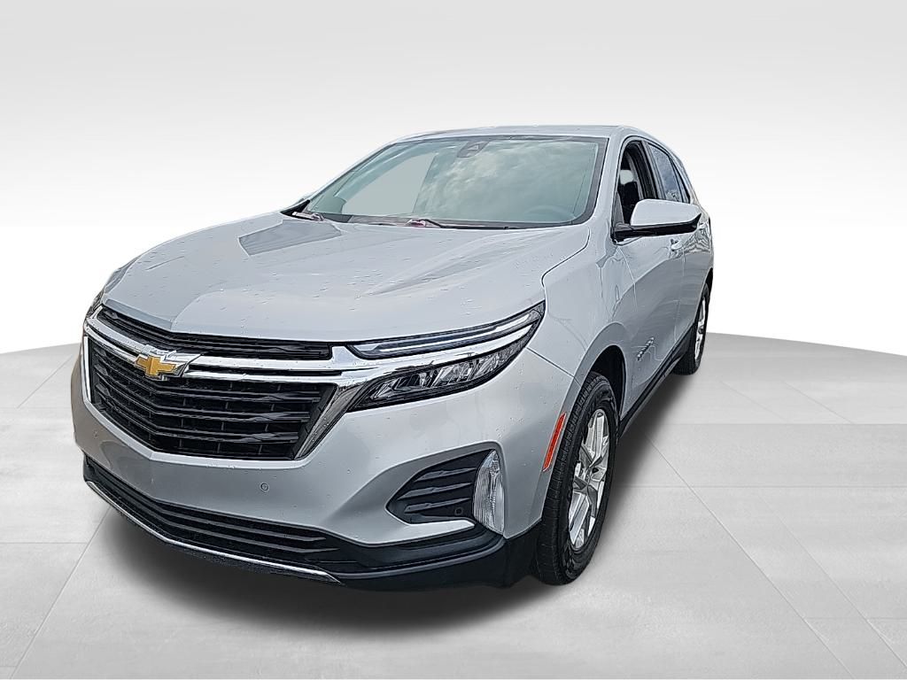 2022 Chevrolet Equinox LT photo 2