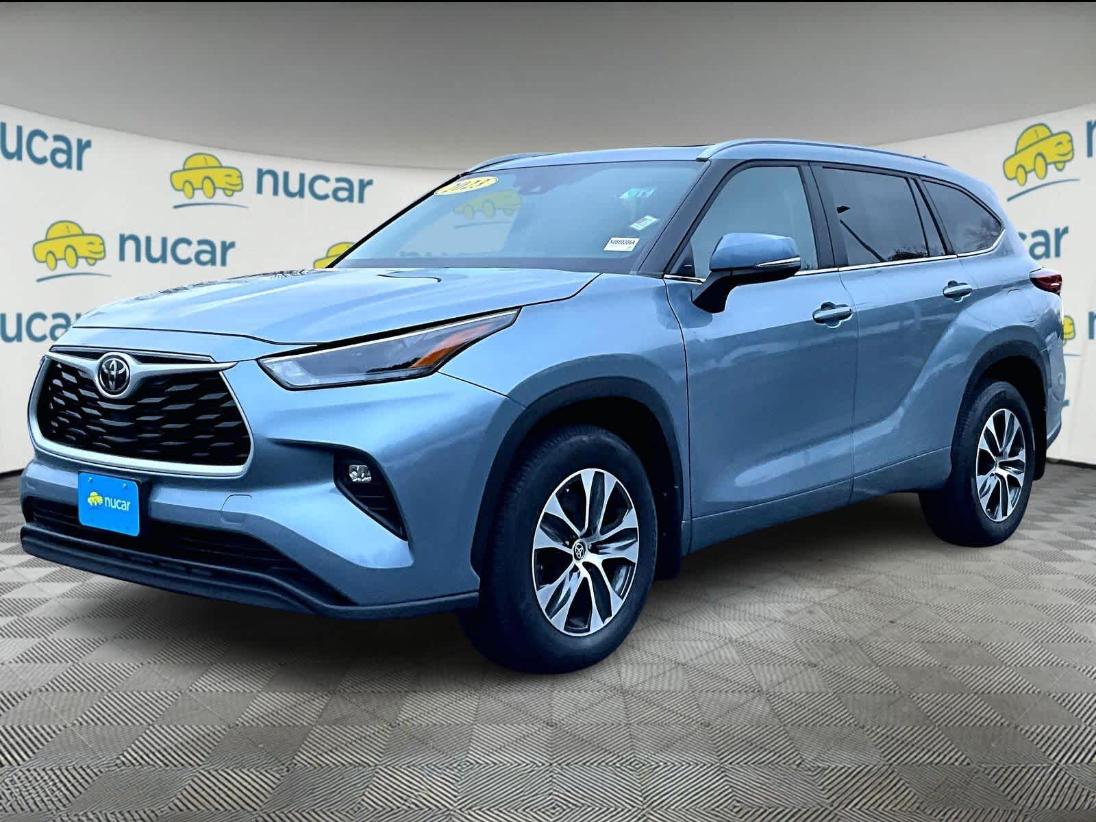 2023 Toyota Highlander XLE photo 3