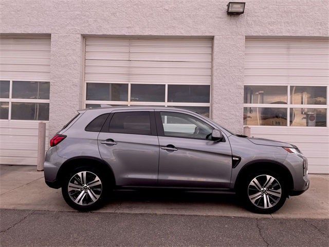 2025 Mitsubishi Outlander Sport ES's photo