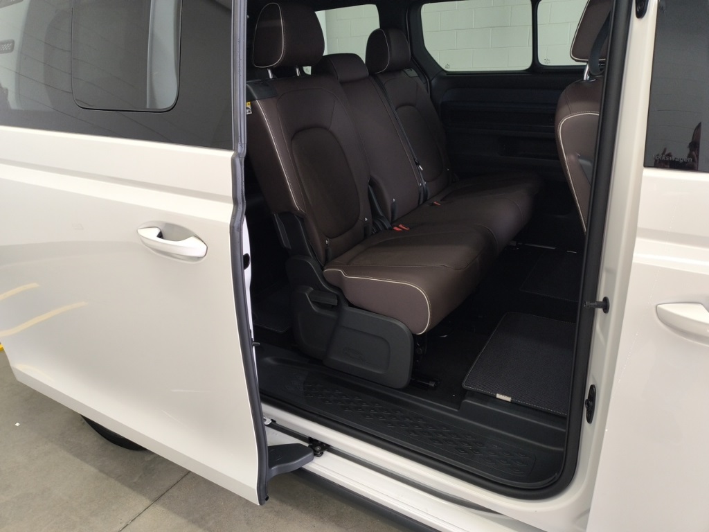 2025 Volkswagen ID. Buzz Pro S photo 14