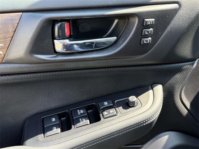 2017 Subaru Outback 3.6R photo 25