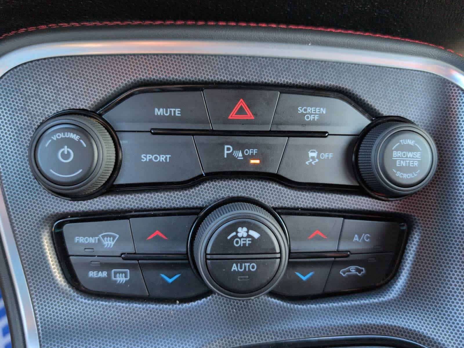 2018 Dodge Challenger SXT Plus photo 19
