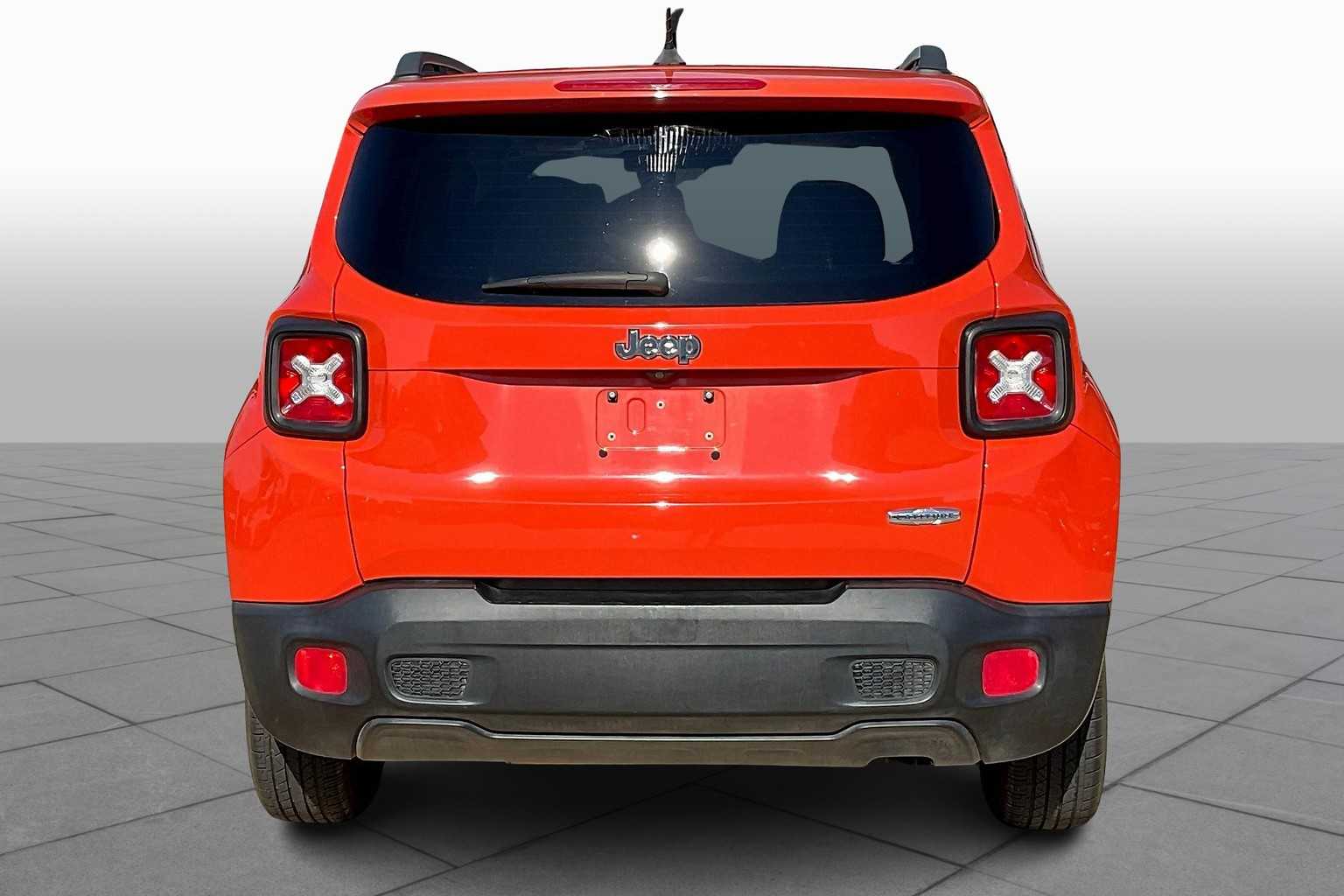 2015 Jeep Renegade Latitude photo 4