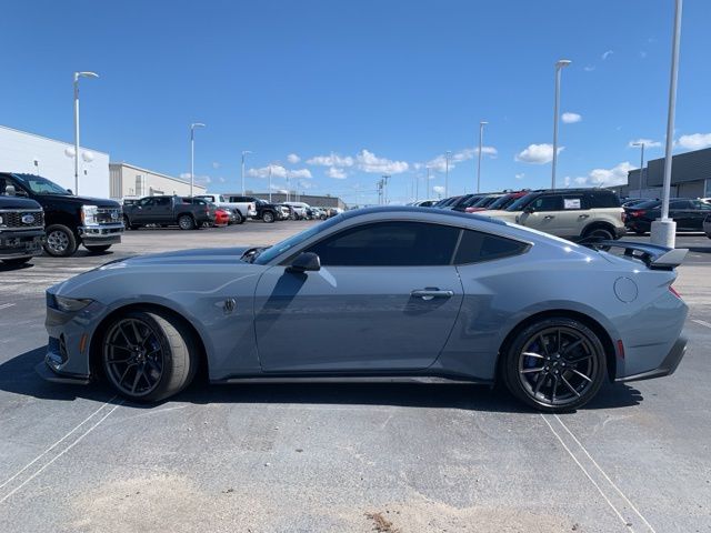 2024 Ford Mustang Dark Horse photo 4