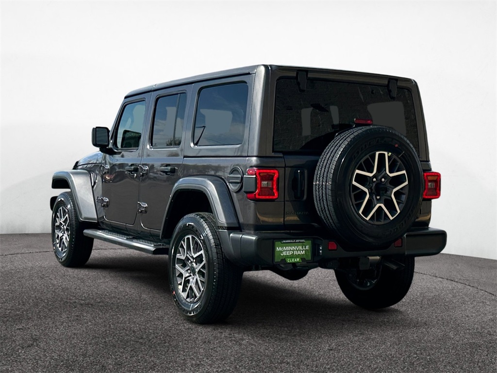 2025 Jeep Wrangler Sahara photo 4