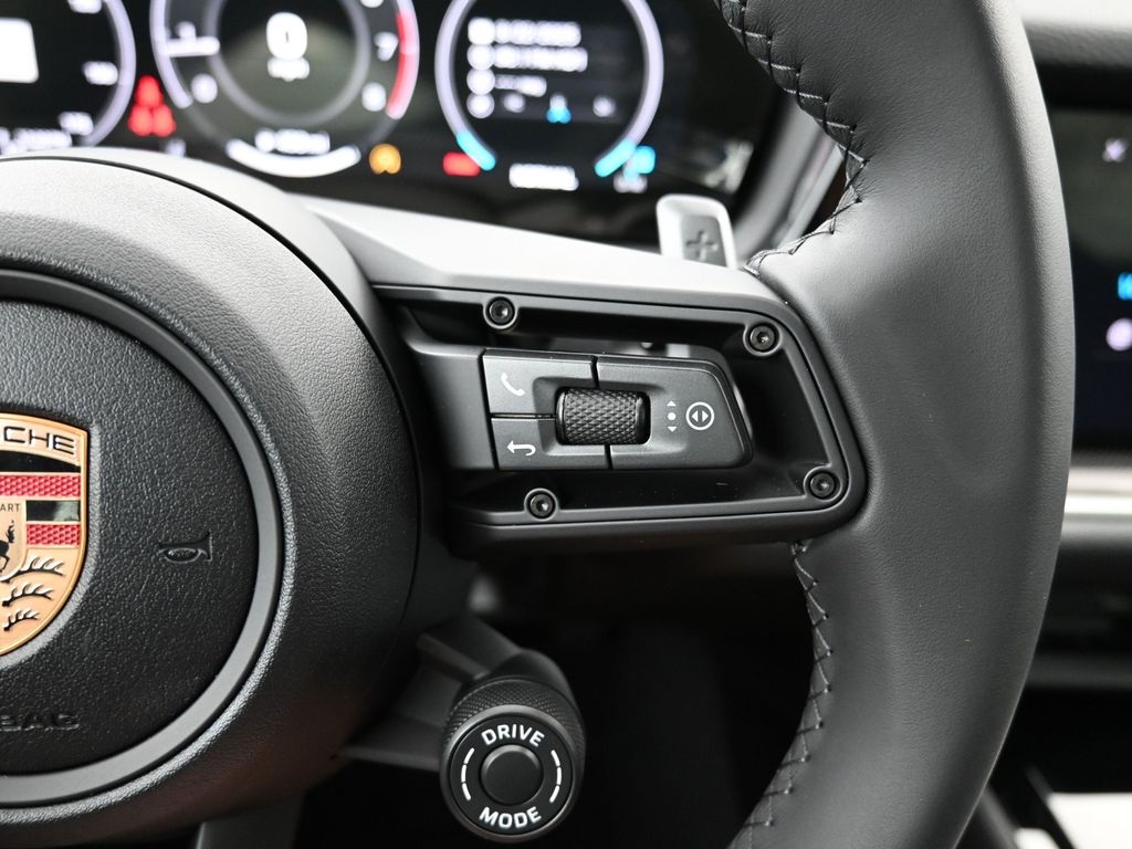 2026 Porsche Cayenne Coupe photo 10