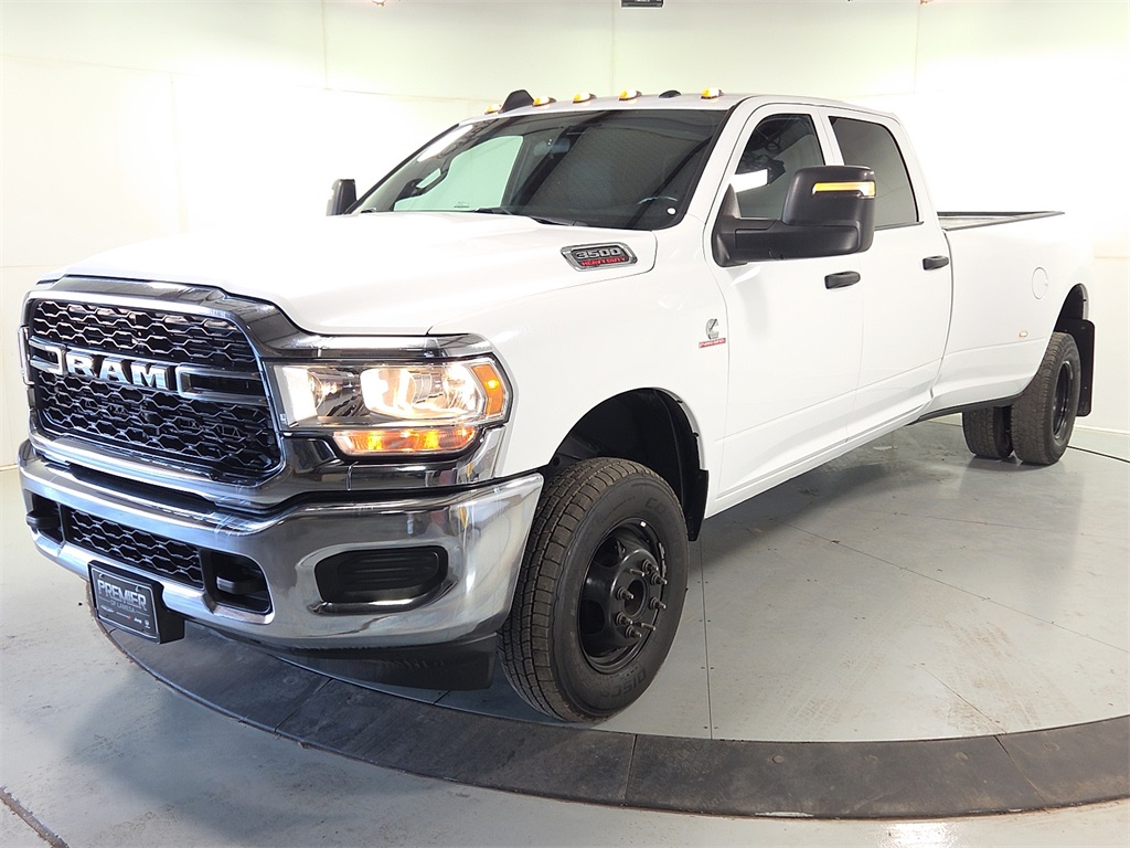2024 Ram 3500 Tradesman photo 3