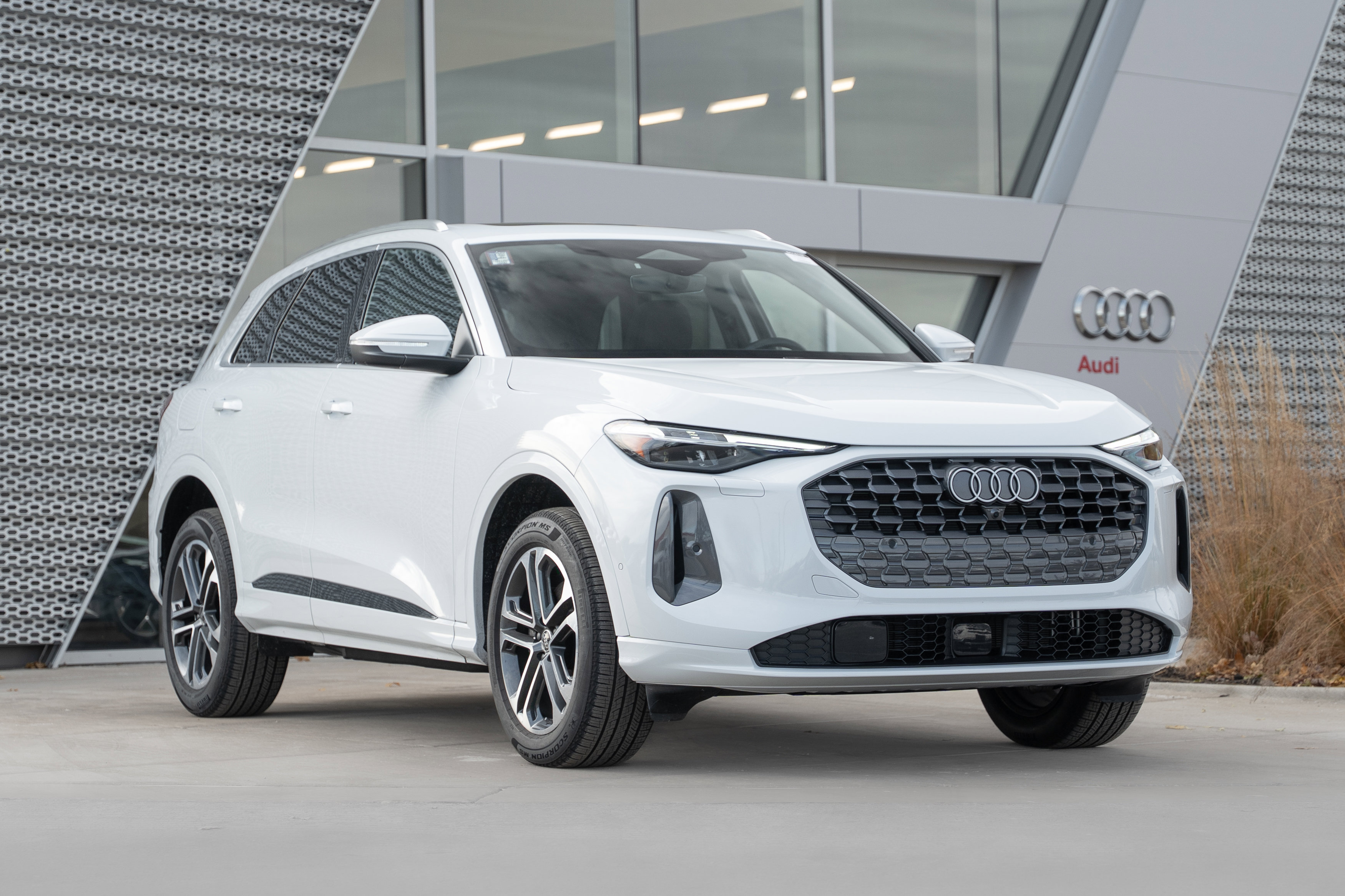 2025 Audi New Q5 Premium Plus's photo