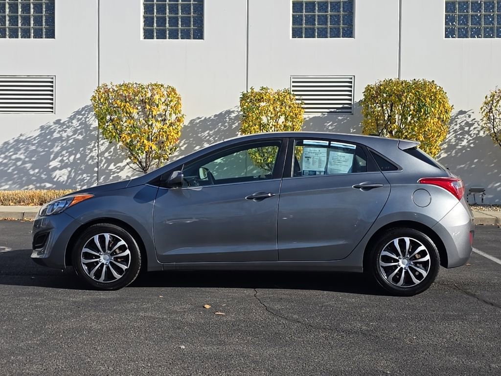 2017 Hyundai Elantra GT Base photo 4