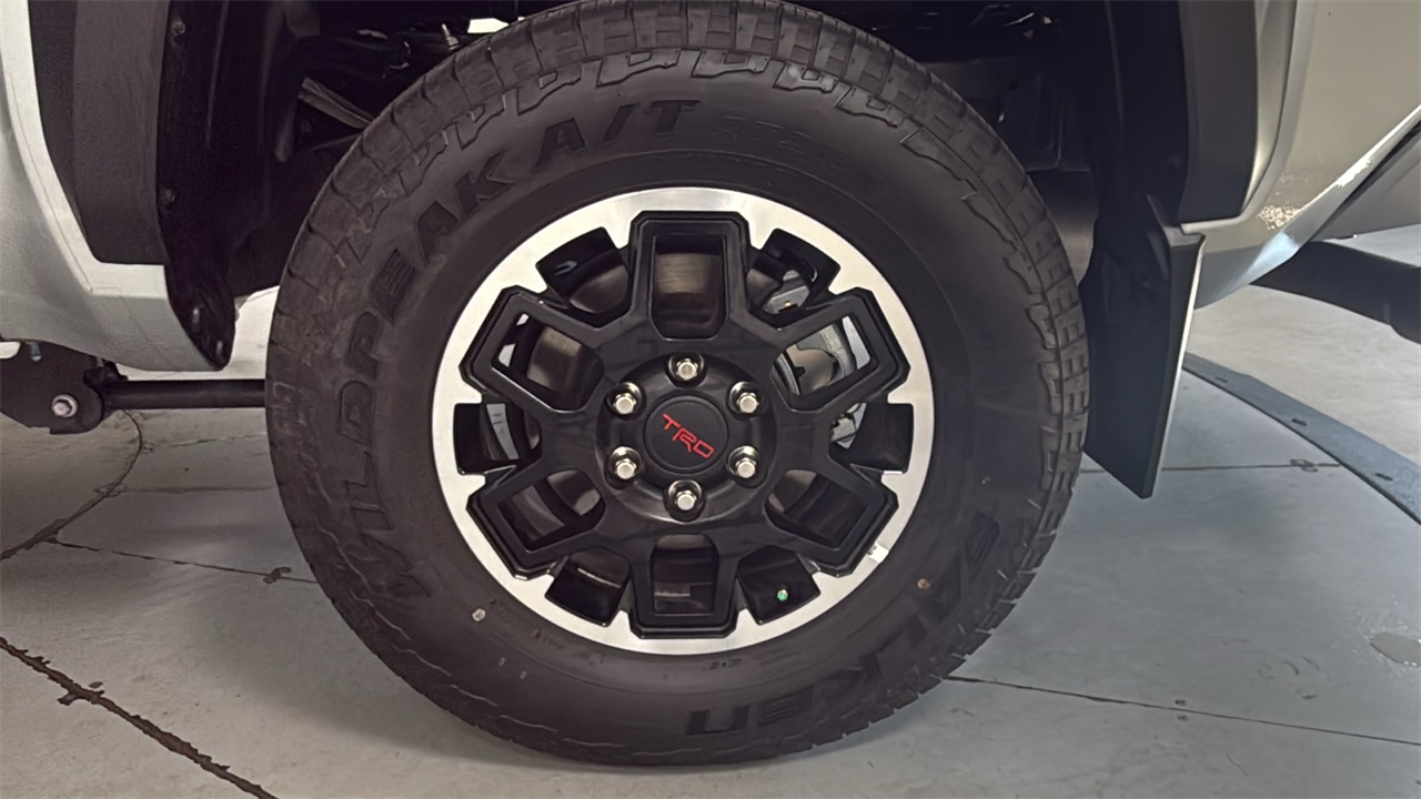 2024 Toyota Tacoma TRD photo 21