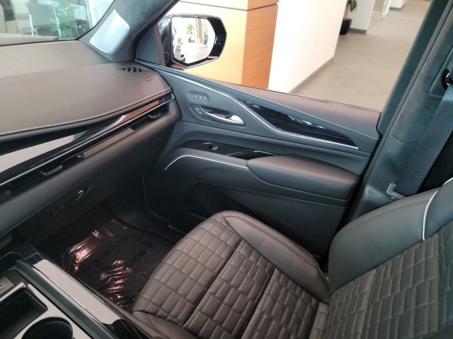 2023 Cadillac Escalade V-Series photo 24