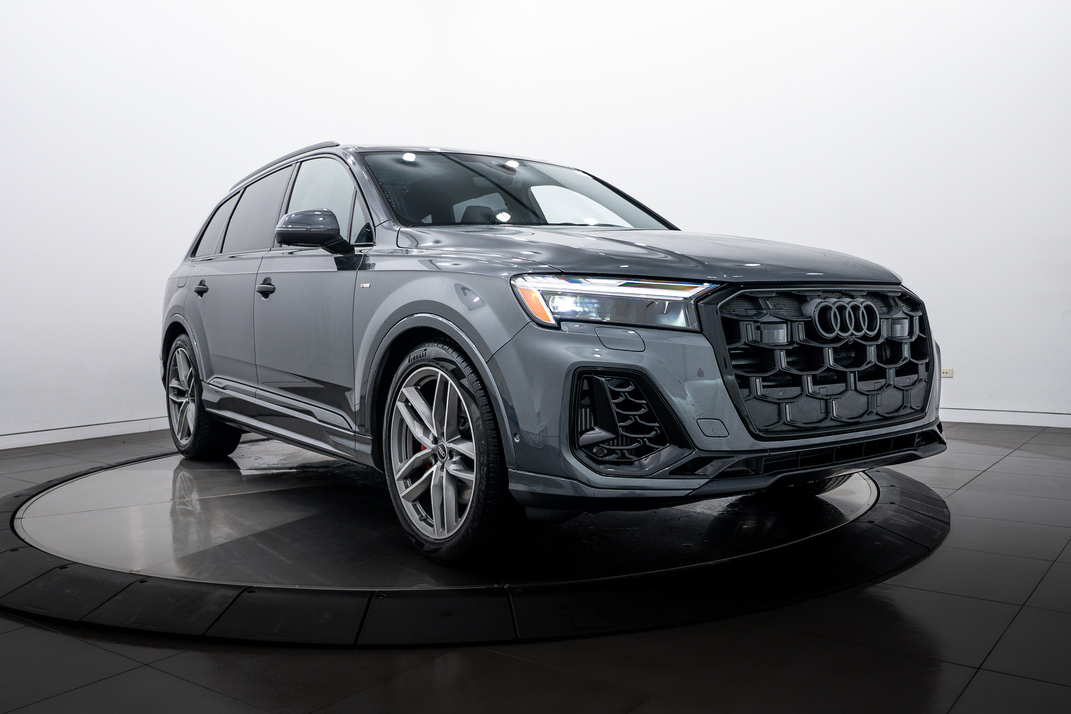 2026 Audi Q7 55 Premium photo 2