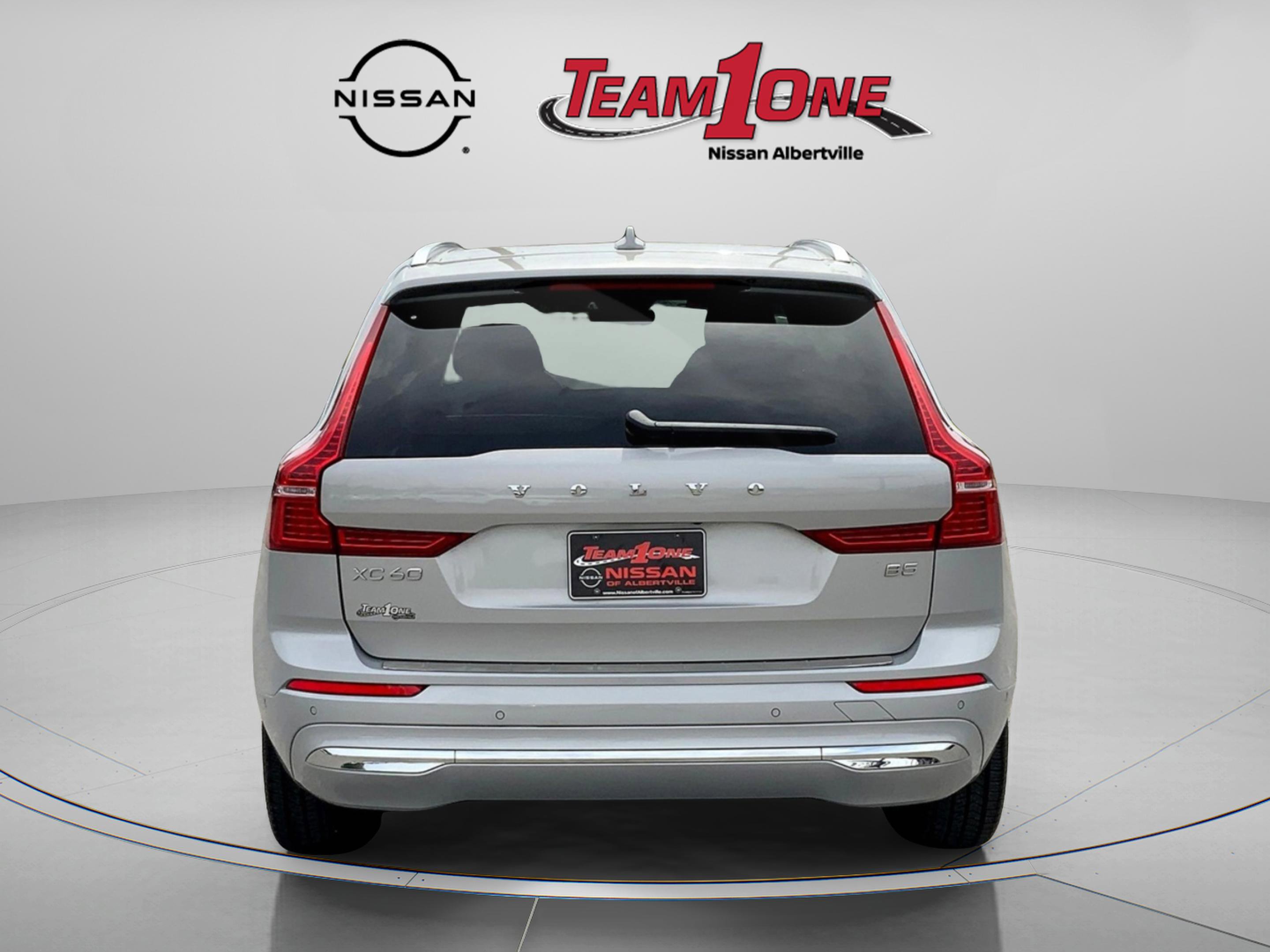 2023 Volvo XC60 B5 Plus photo 3