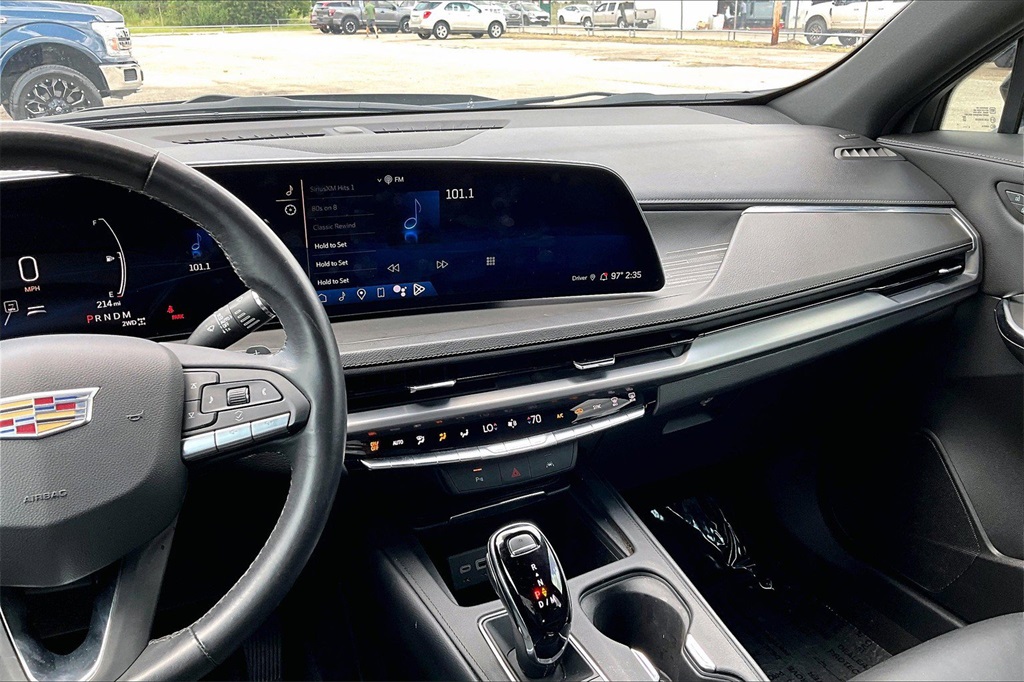 2024 Cadillac XT4 Premium Luxury photo 4