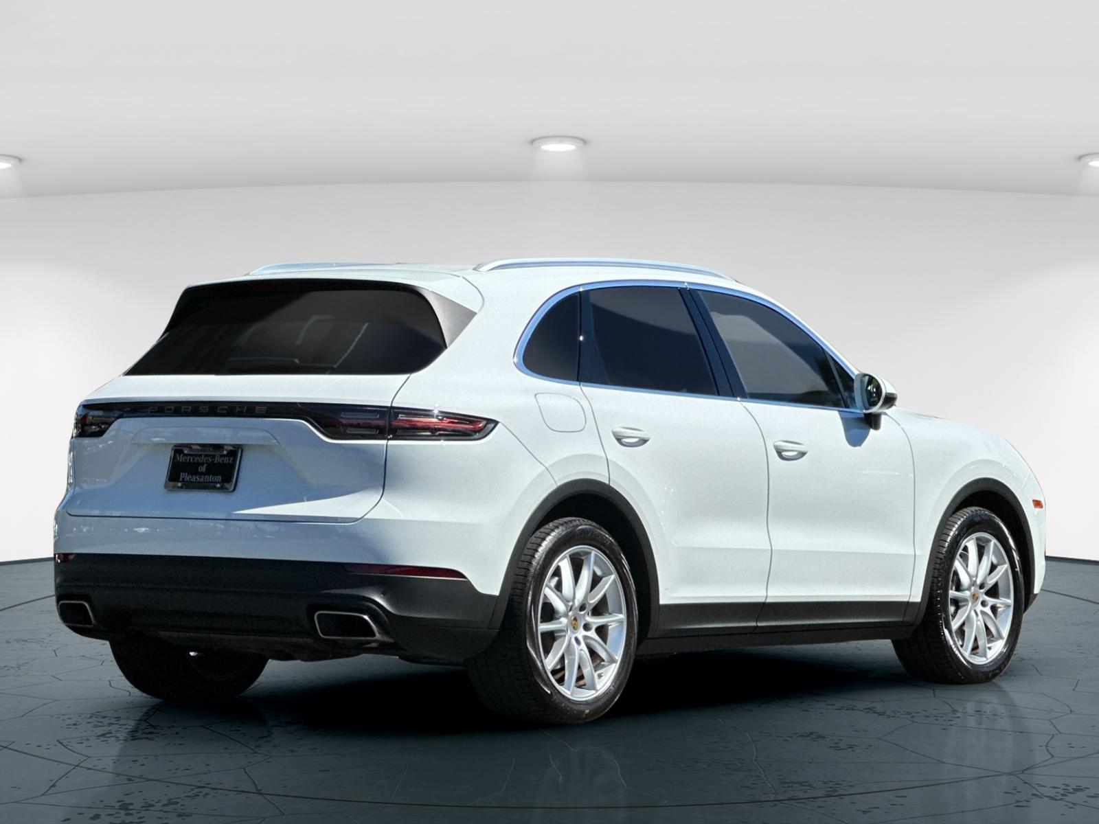 2023 Porsche Cayenne Base photo 4