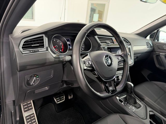 2020 Volkswagen Tiguan SE R-Line Black photo 18