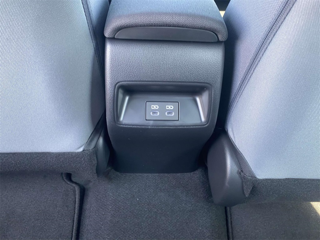 2026 Toyota Corolla SE photo 10