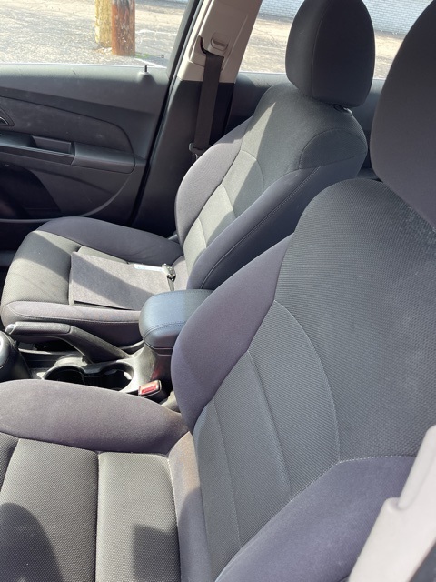 2012 Chevrolet Cruze photo 9