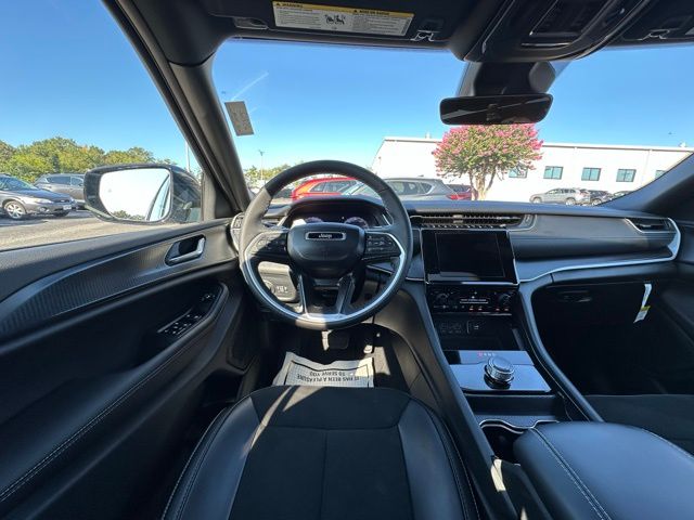 2025 Jeep Grand Cherokee Altitude X photo 14