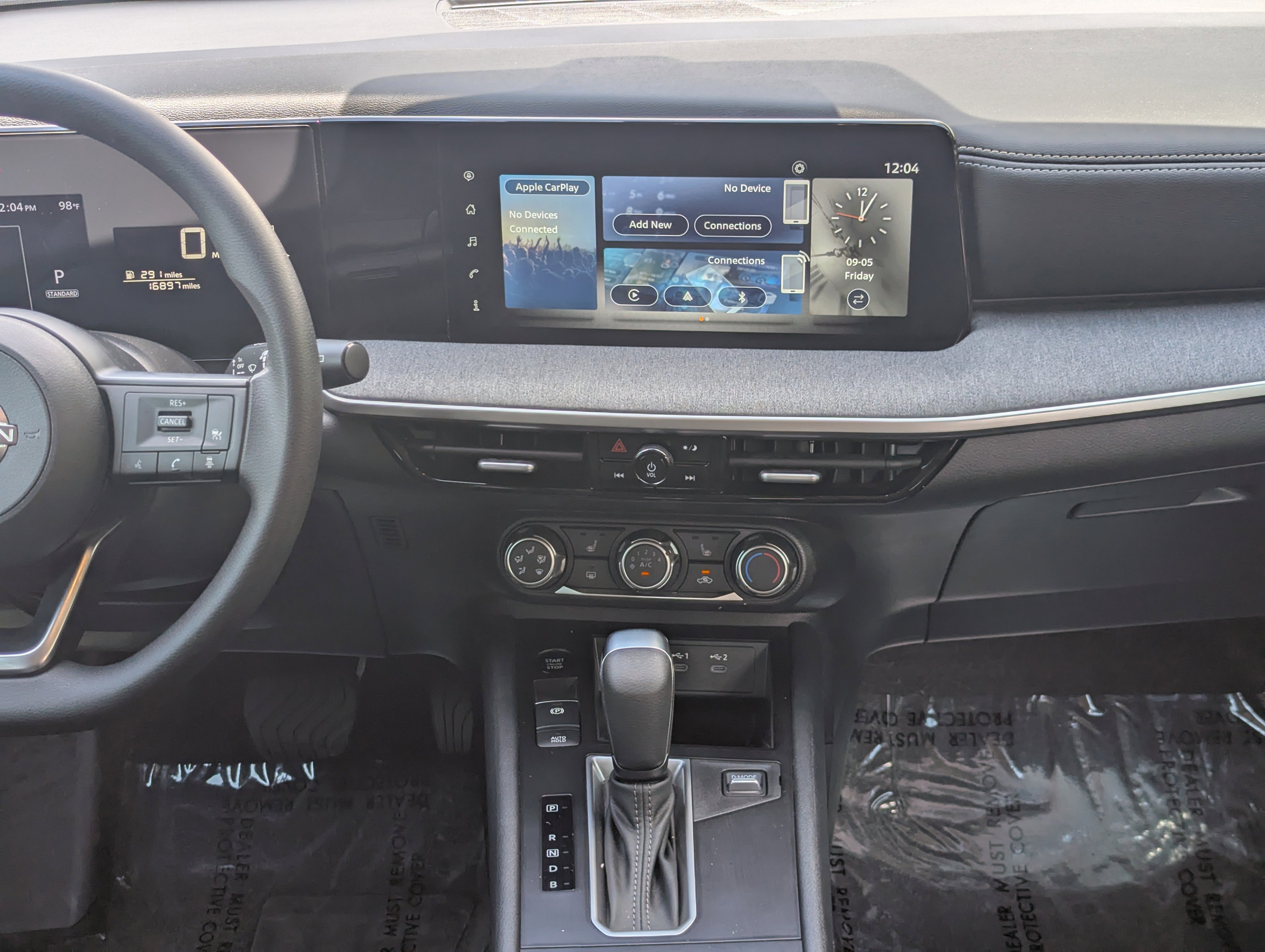 2025 Nissan Kicks SV photo 2