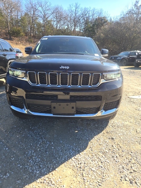 2025 Jeep Grand Cherokee L Laredo's photo