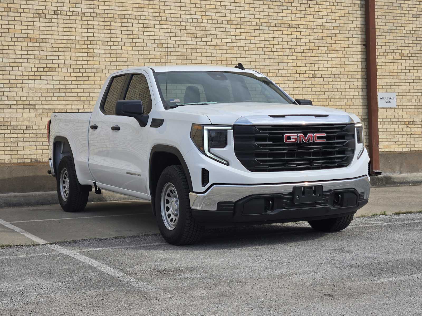 2025 Gmc Sierra Pro photo 2