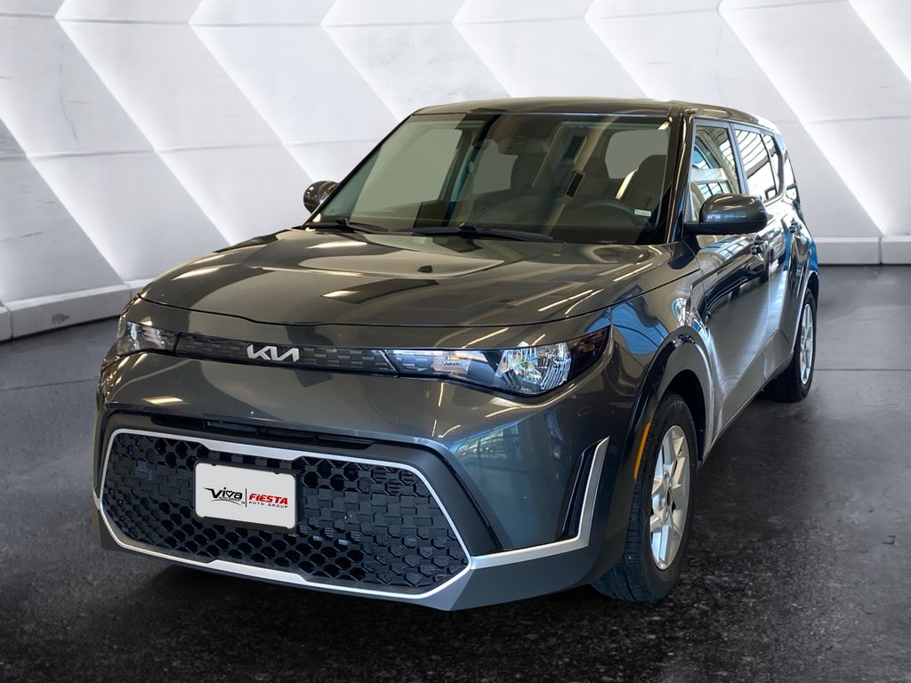 2023 Kia Soul LX photo 3