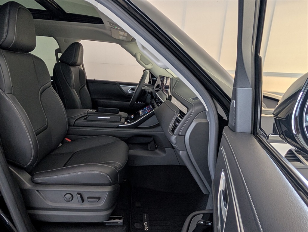 2025 Infiniti QX80 Pure photo 15