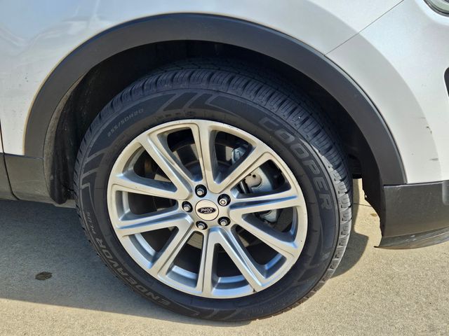 2017 Ford Explorer Limited Sport photo 2