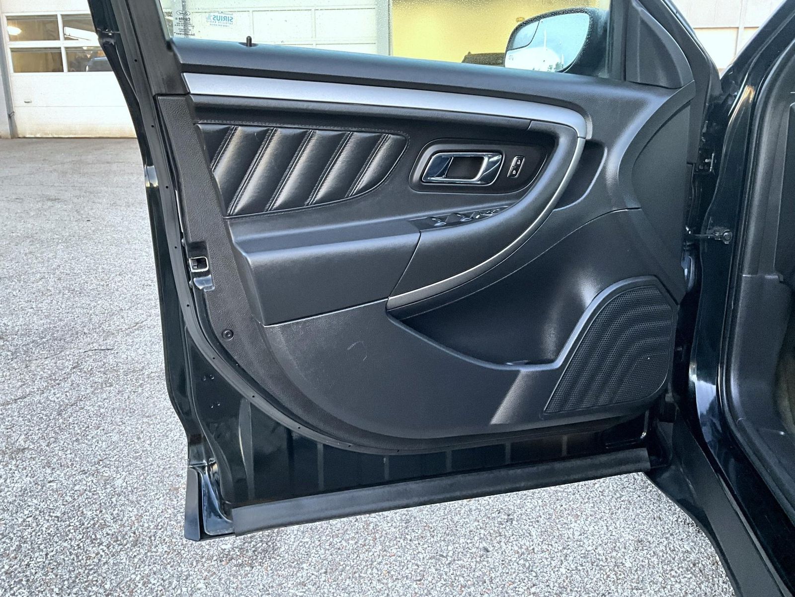 2014 Ford Taurus SEL photo 6