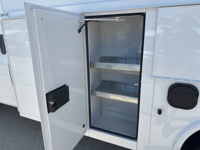 2025 Chevrolet Express Cutaway 3500 photo 8