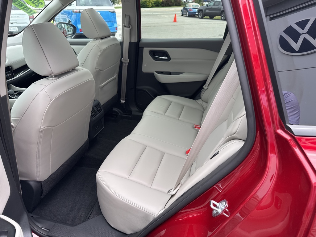 2023 Nissan Rogue SL photo 10