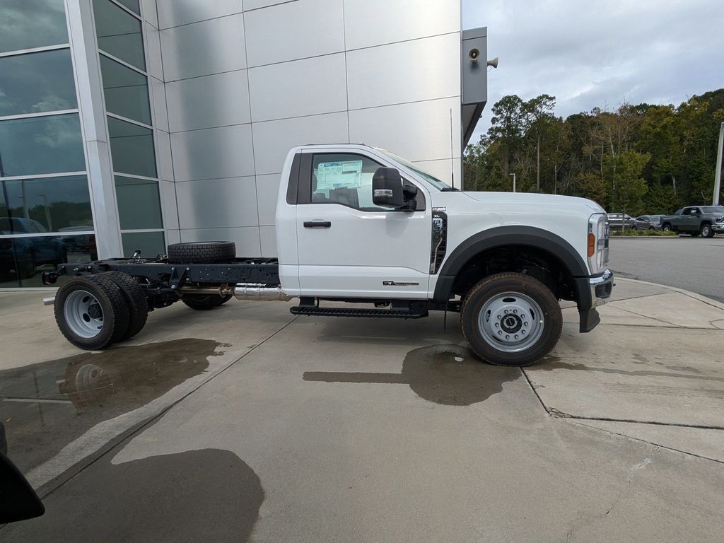 2025 Ford F-550 XL photo 3