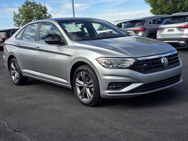 2019 Volkswagen Jetta R-Line photo 3