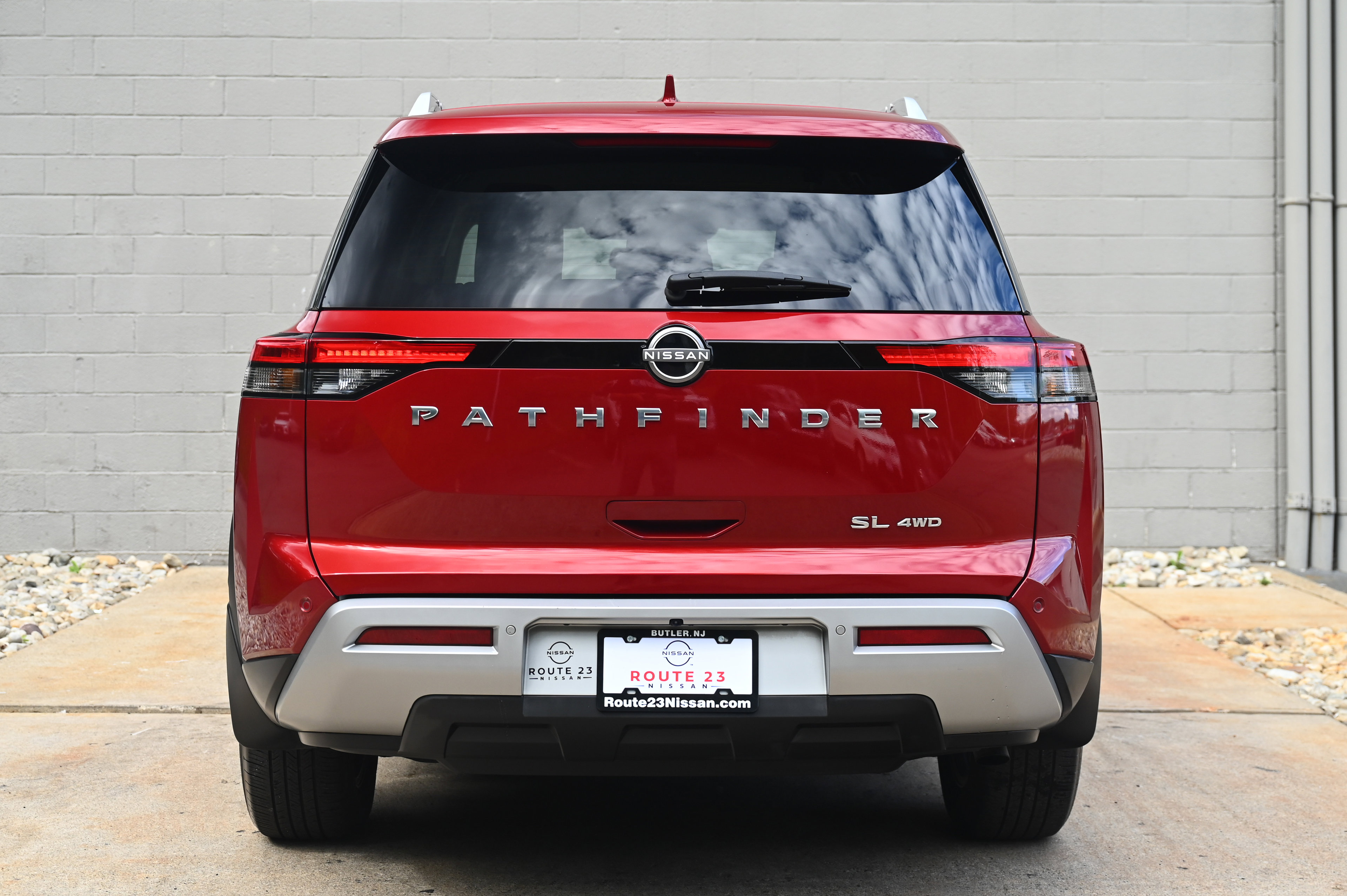 2022 Nissan Pathfinder SL photo 4