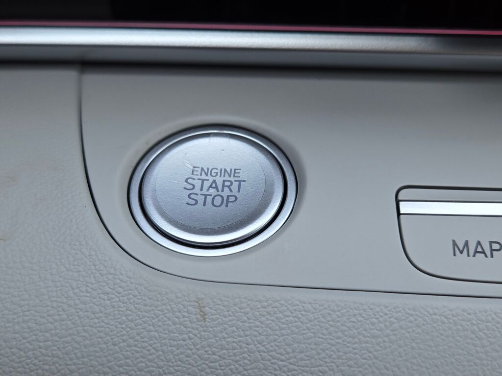 2025 Hyundai Elantra Hybrid Limited photo 17