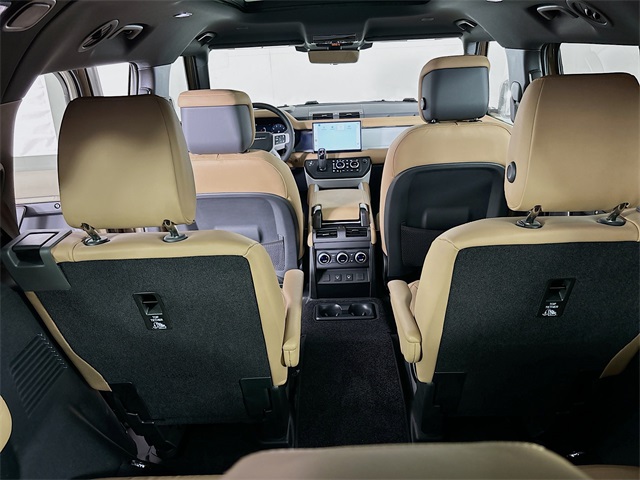 2025 Land Rover Defender 130 X-Dynamic SE photo 25