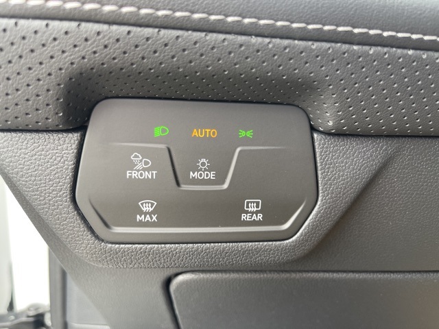 2025 Volkswagen Atlas SEL Premium R-Line photo 21