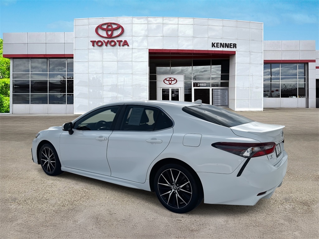 2023 Toyota Camry SE photo 3