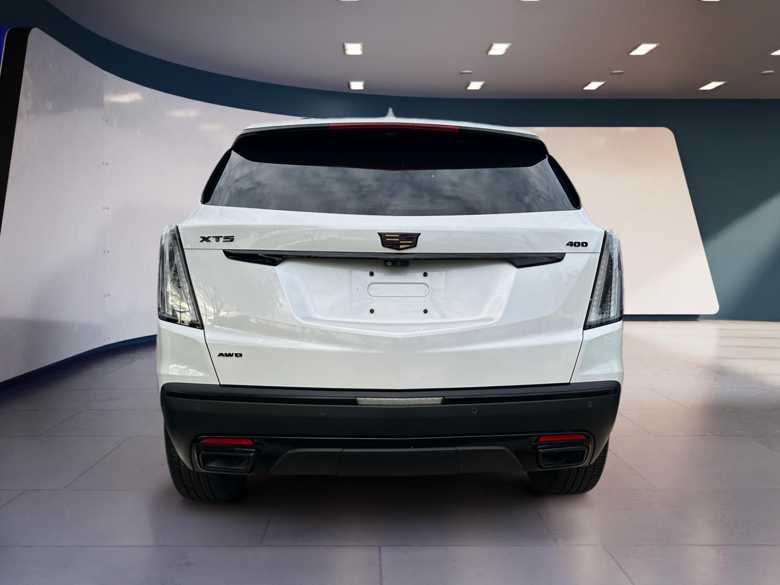 2021 Cadillac XT5 Sport photo 2