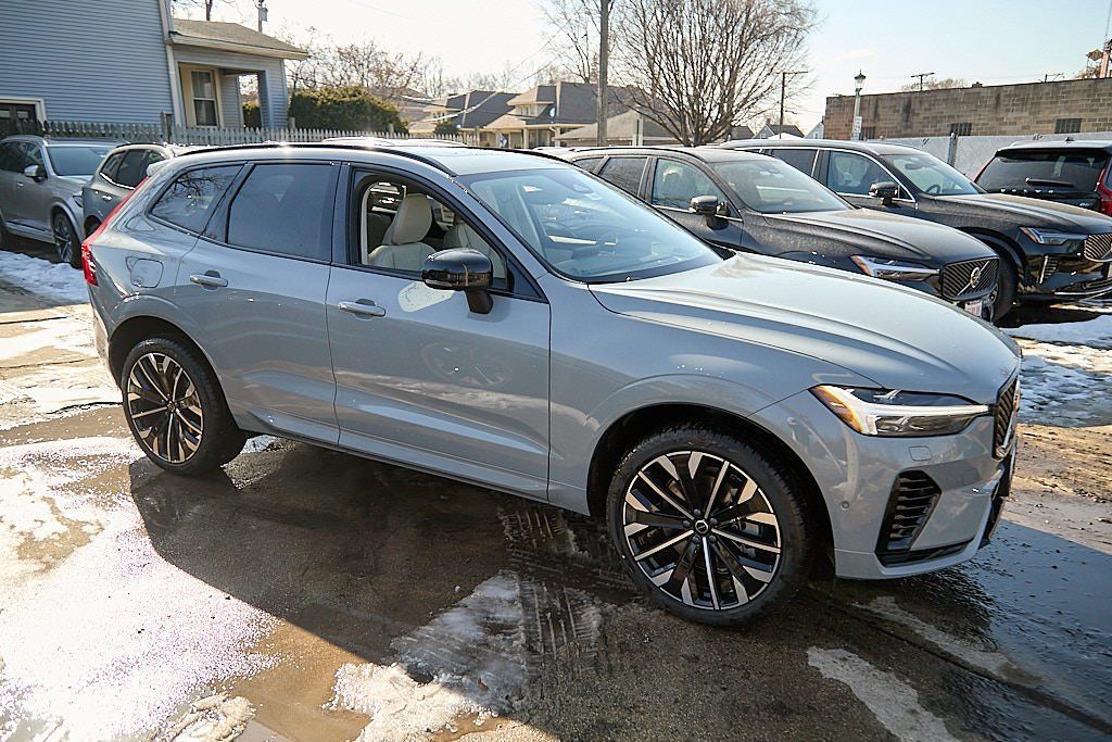 2026 VOLVO XC60 - Image 3