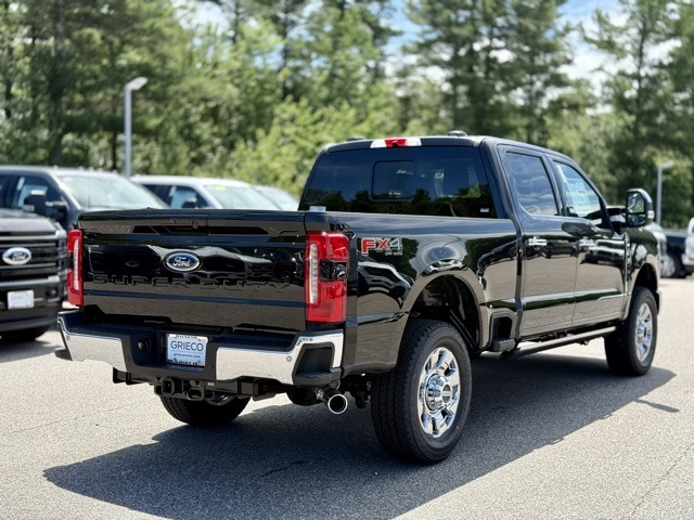 2025 Ford F-350 Lariat photo 4